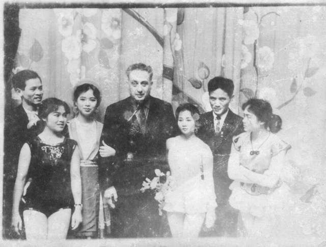 Papa cung top dien vien cua doan o Moscow Papa cung top dien vien cua doan o Moscow